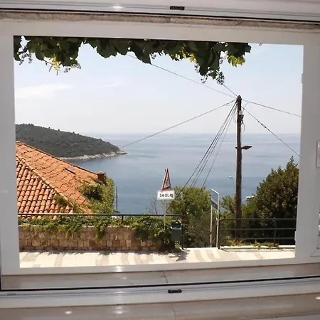Bupic- Close To Old With Free Parking Apartment